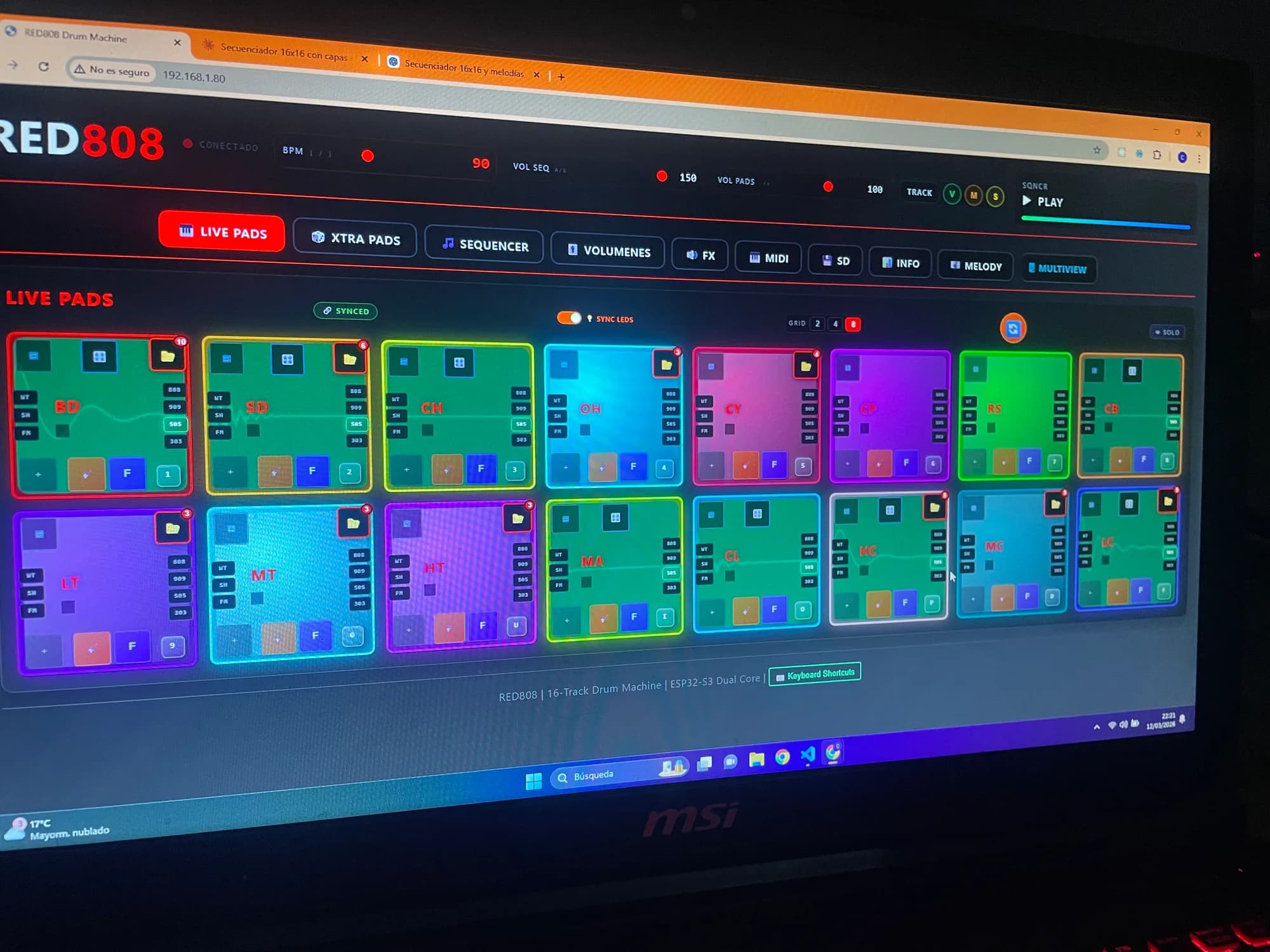Interfaz web RED808 con dieciséis canales y herramientas de interpretación
