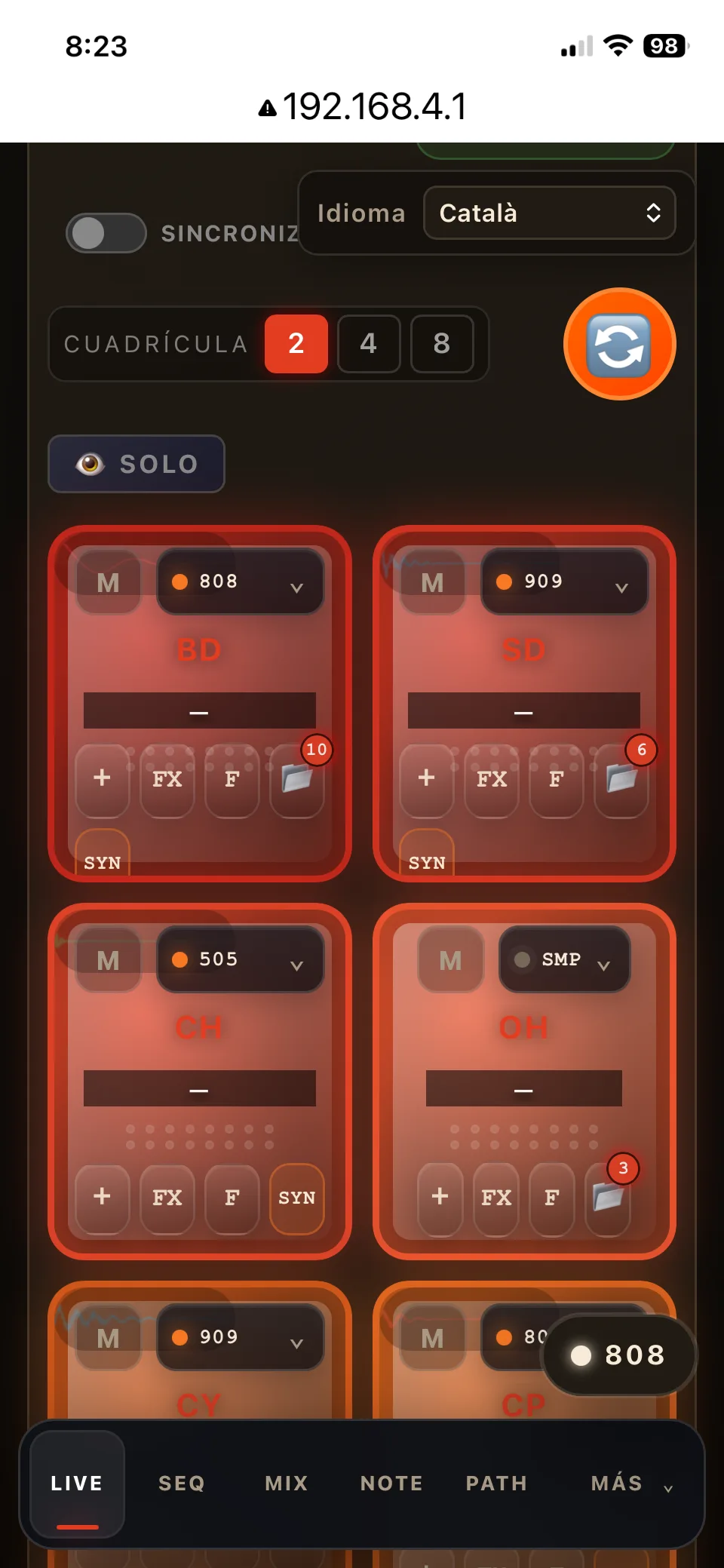App web móvil de RED808: live pads 808, 909, 505 con FX y sintetizador, en catalán